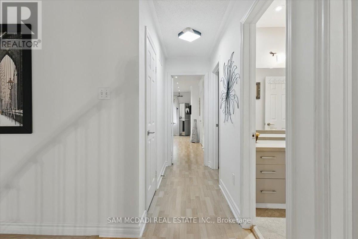 6074 LEESIDE CRESCENT Image 20