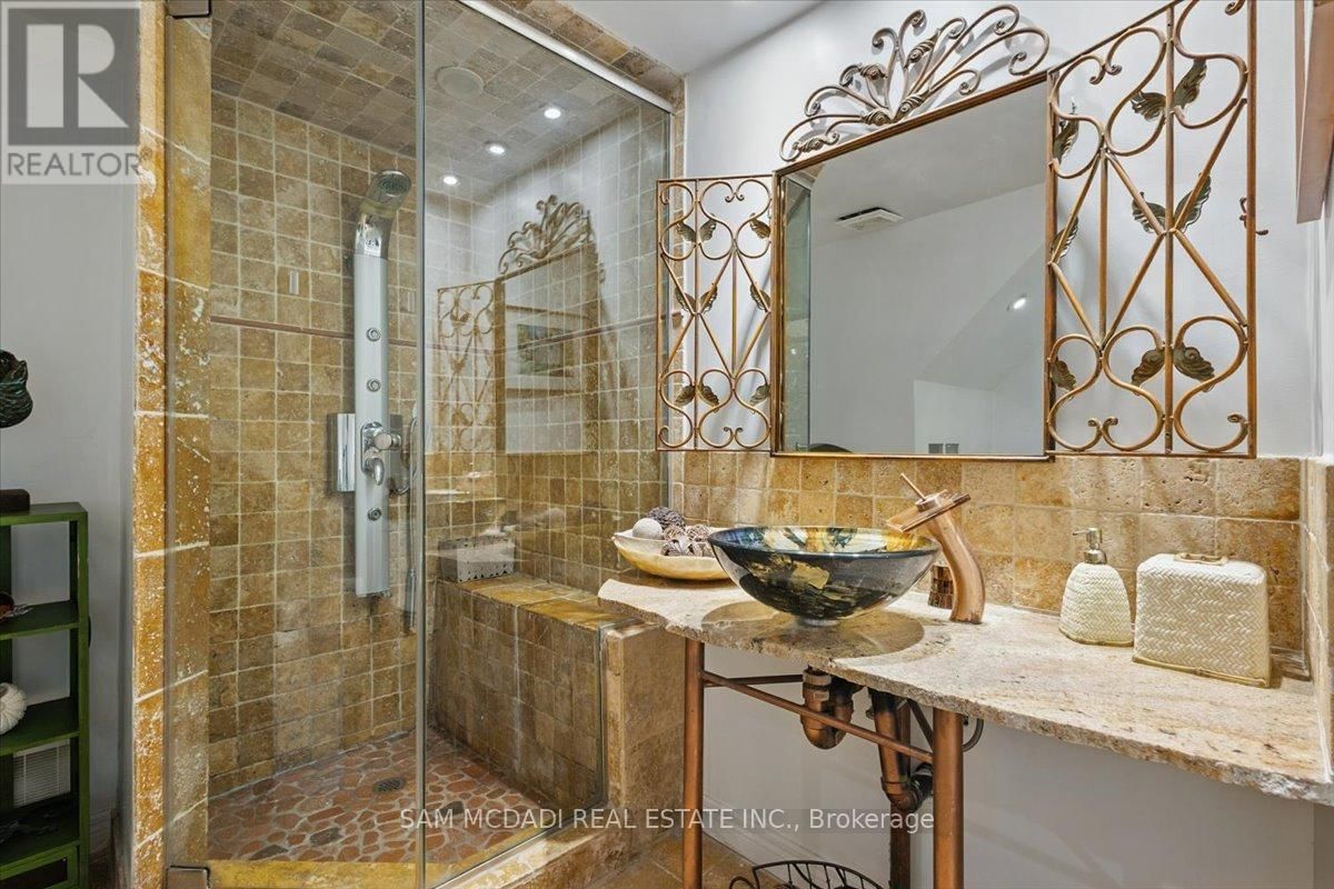 6074 LEESIDE CRESCENT Image 37