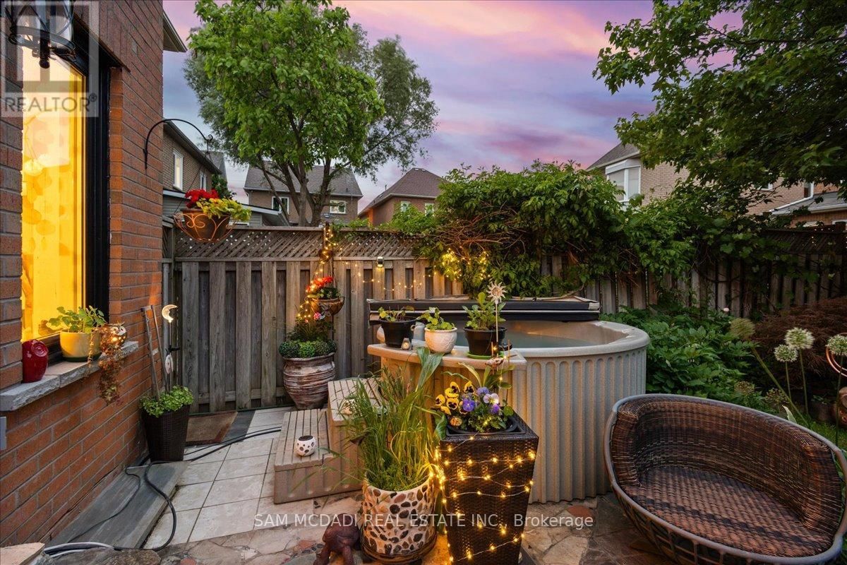 6074 LEESIDE CRESCENT Image 38