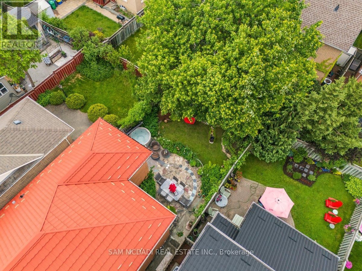 6074 LEESIDE CRESCENT Image 43