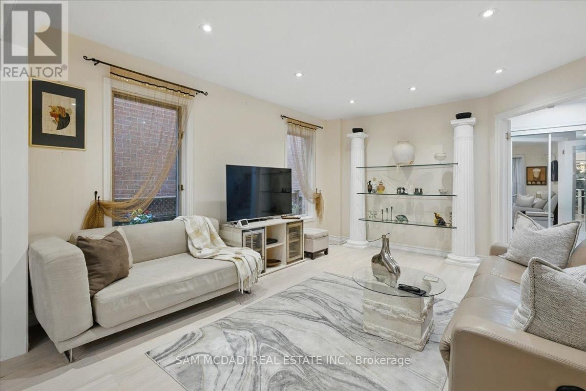 6074 LEESIDE CRESCENT Image 6