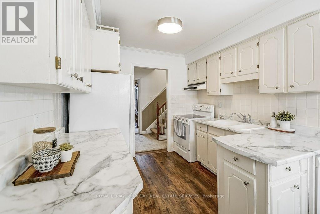 652 AUBURN CRESCENT Image 10