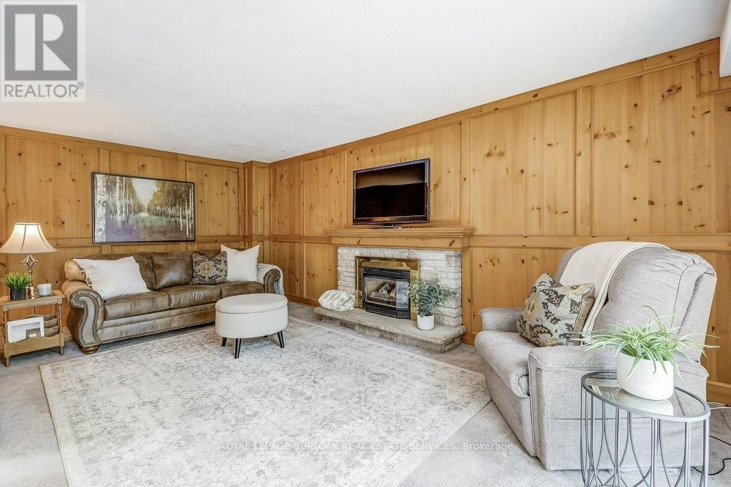 652 AUBURN CRESCENT Image 19