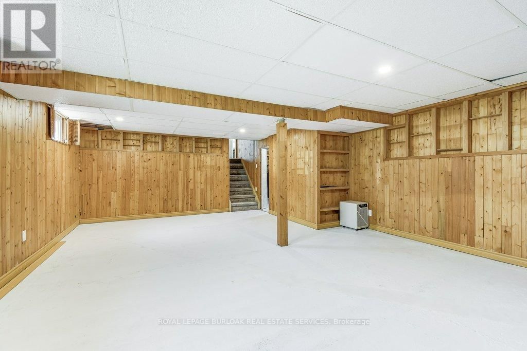 652 AUBURN CRESCENT Image 23