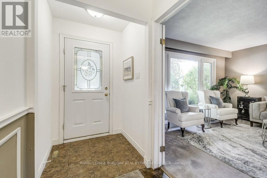 652 AUBURN CRESCENT Image 3