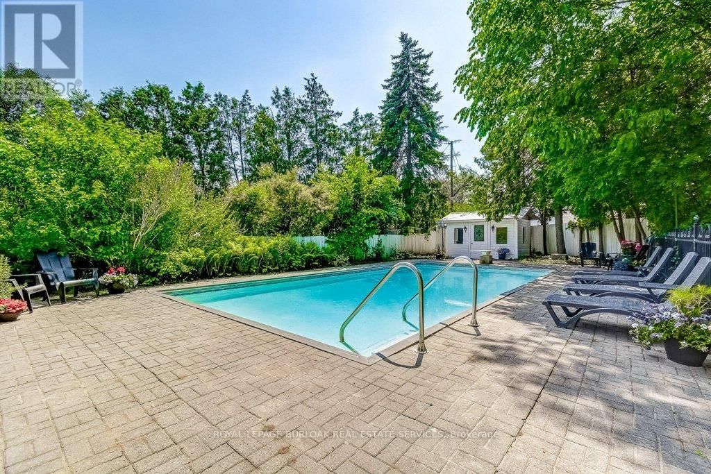 652 AUBURN CRESCENT Image 31