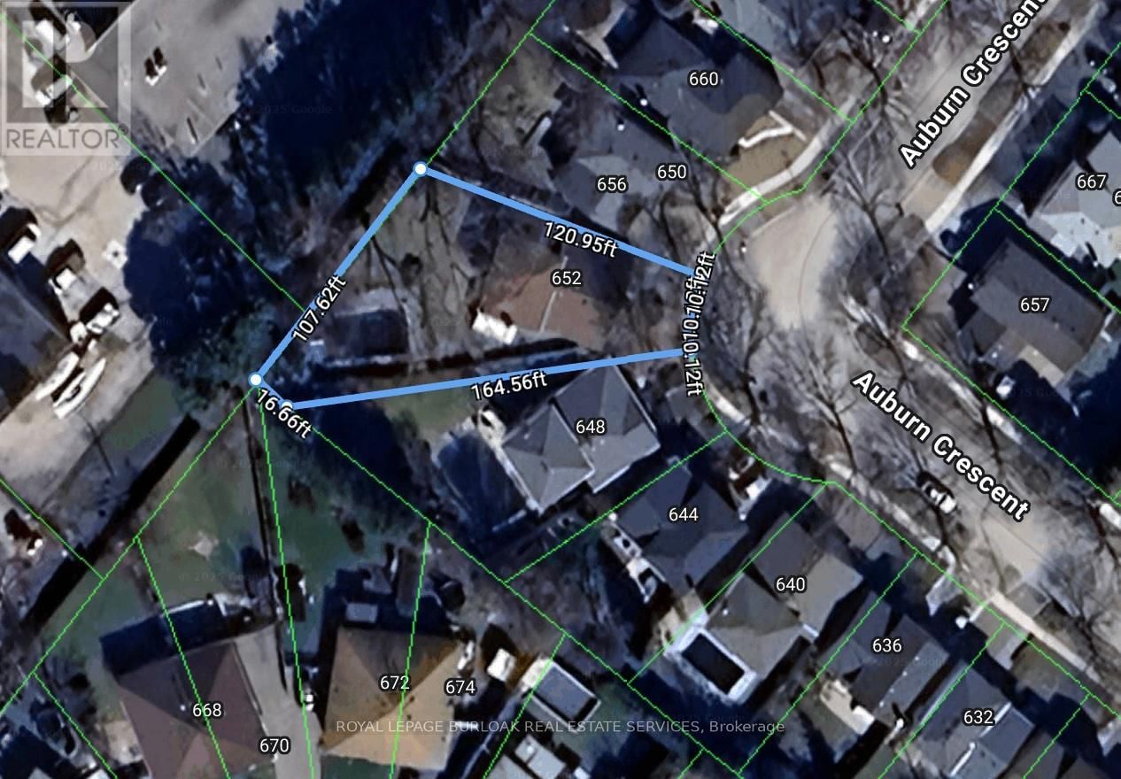 652 AUBURN CRESCENT Image 34