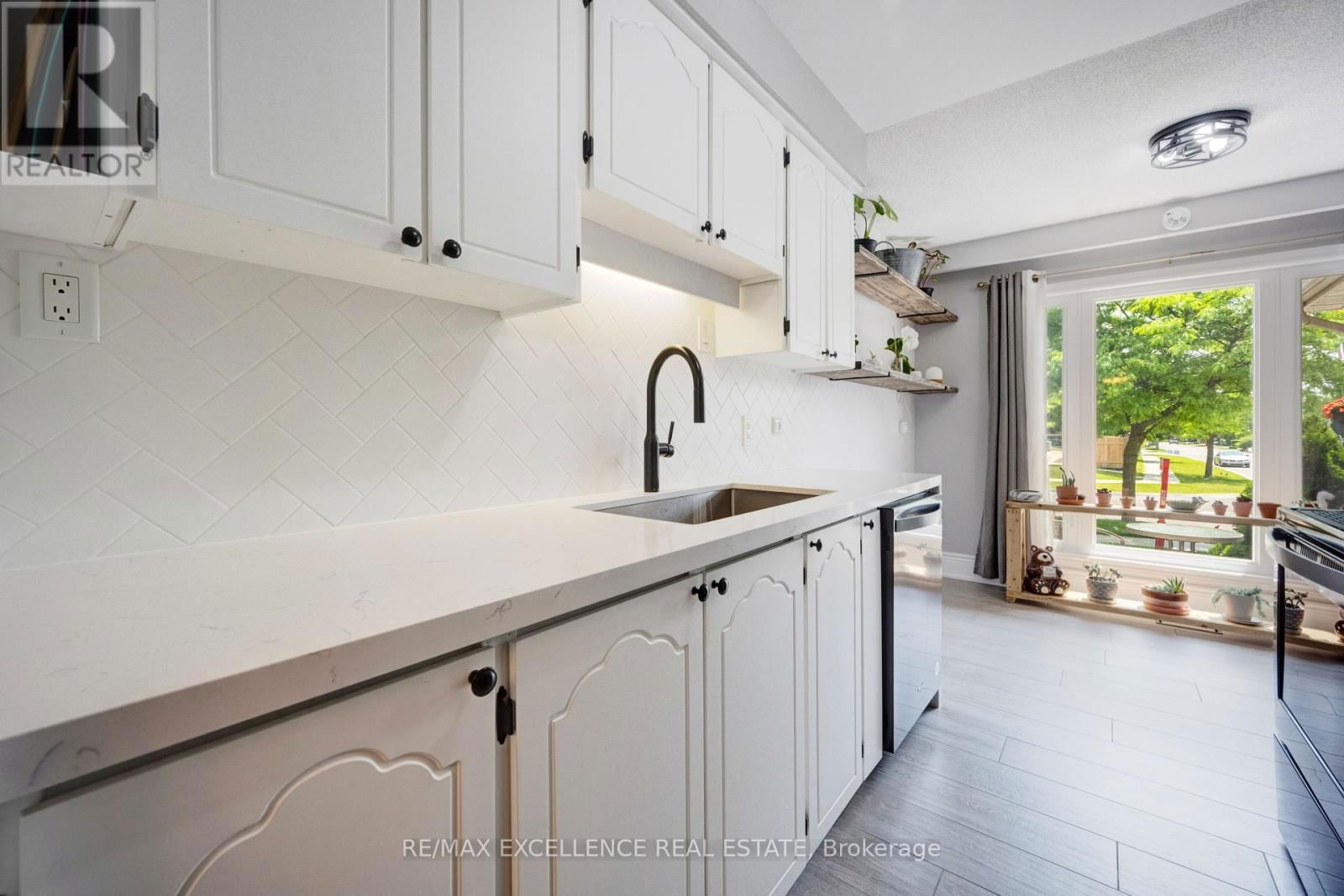 18 CARTER DRIVE Image 12