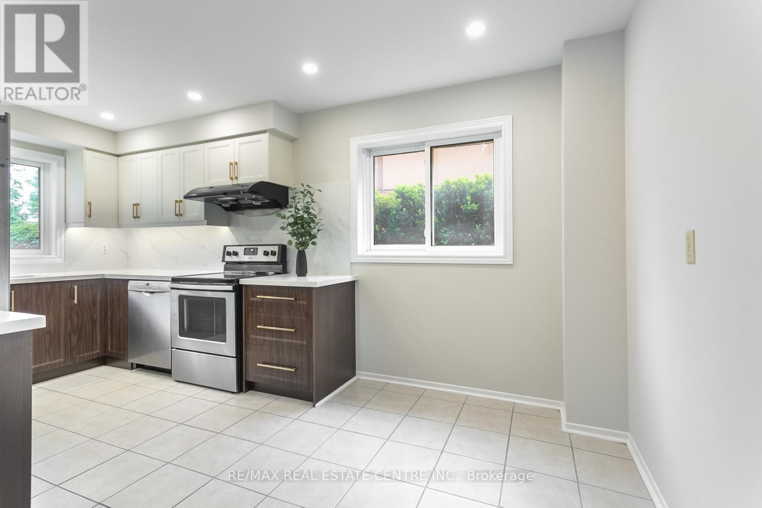 7221 DANTON PROMENADE Image 5