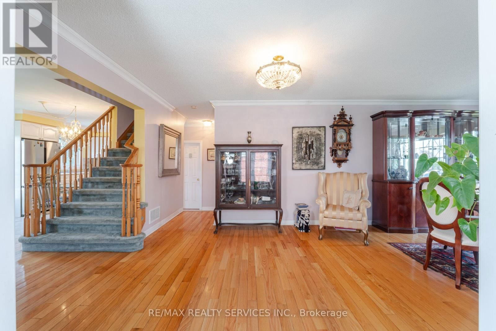 18 SHERBO CRESCENT Image 10