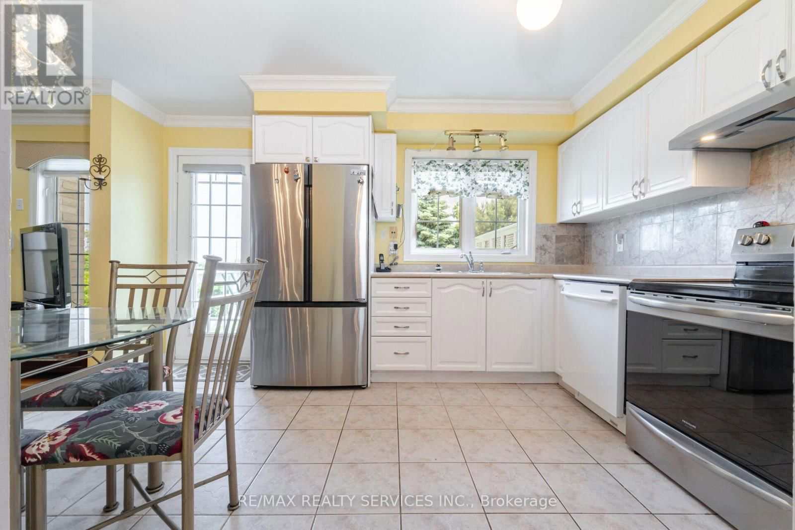 18 SHERBO CRESCENT Image 20