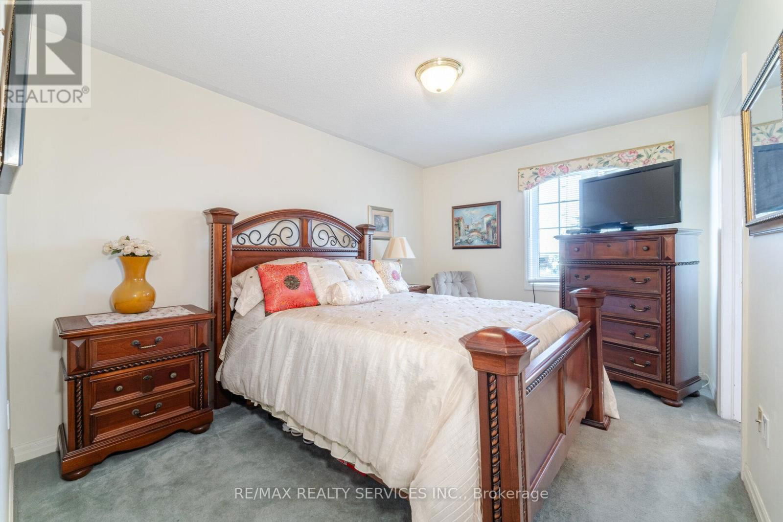18 SHERBO CRESCENT Image 30