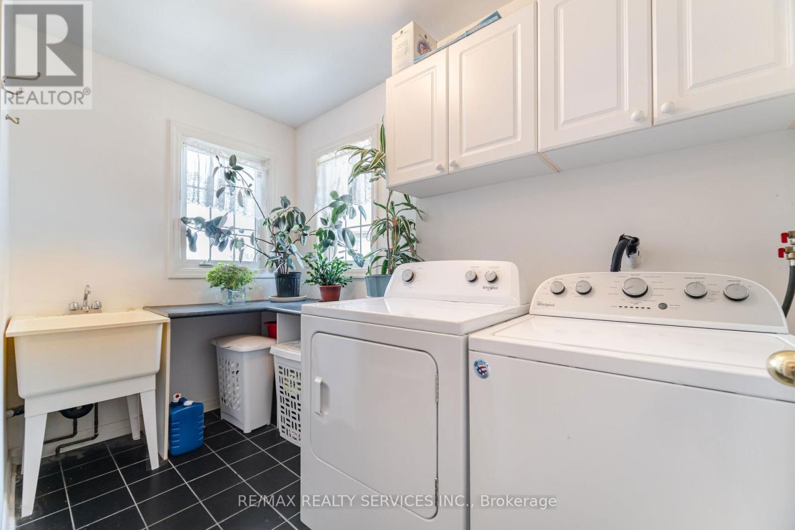 18 SHERBO CRESCENT Image 36