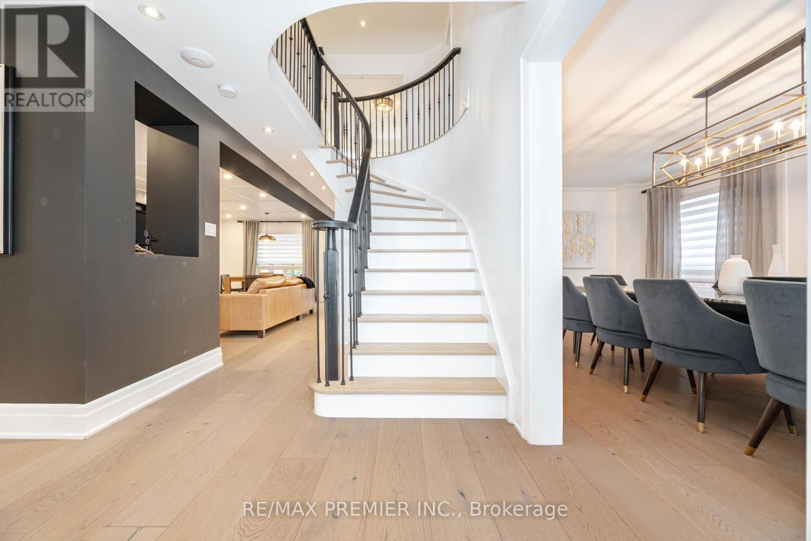 28 STRAWBERRY HILL COURT Image 18