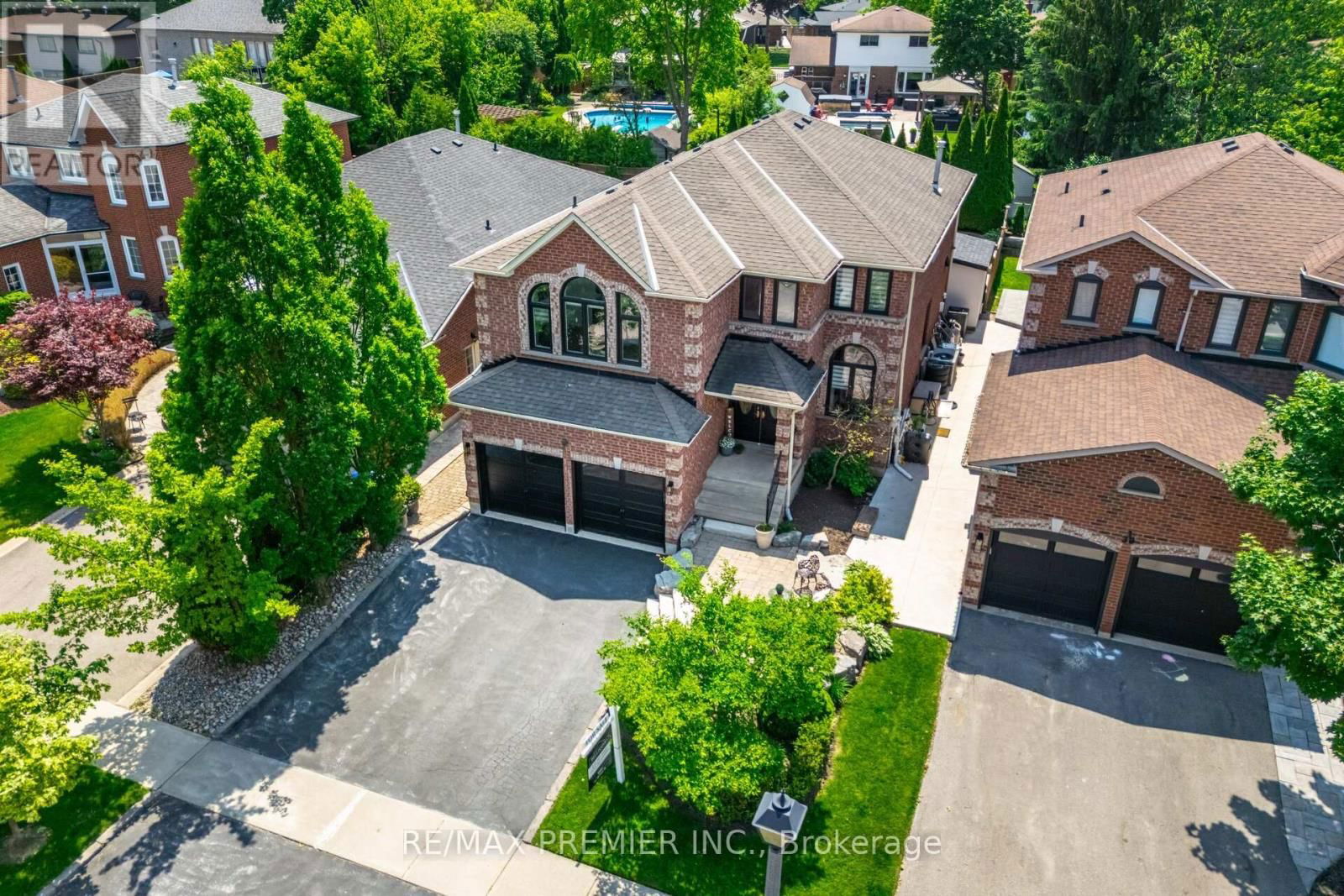28 STRAWBERRY HILL COURT Image 2