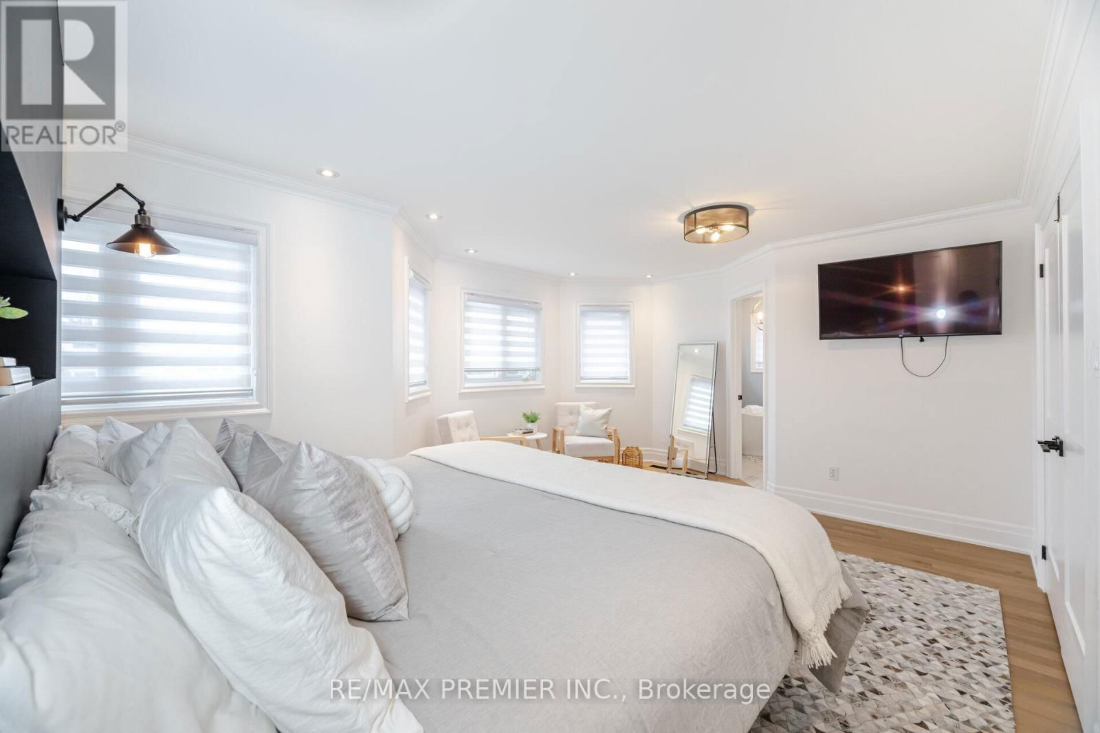28 STRAWBERRY HILL COURT Image 20