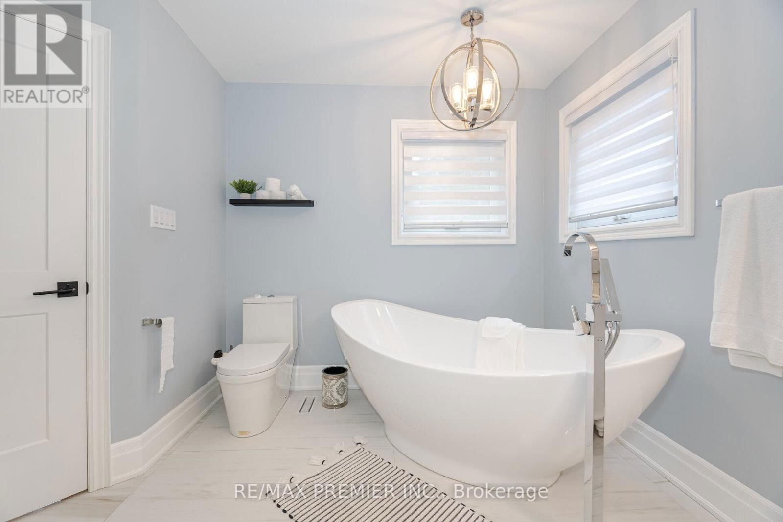28 STRAWBERRY HILL COURT Image 23
