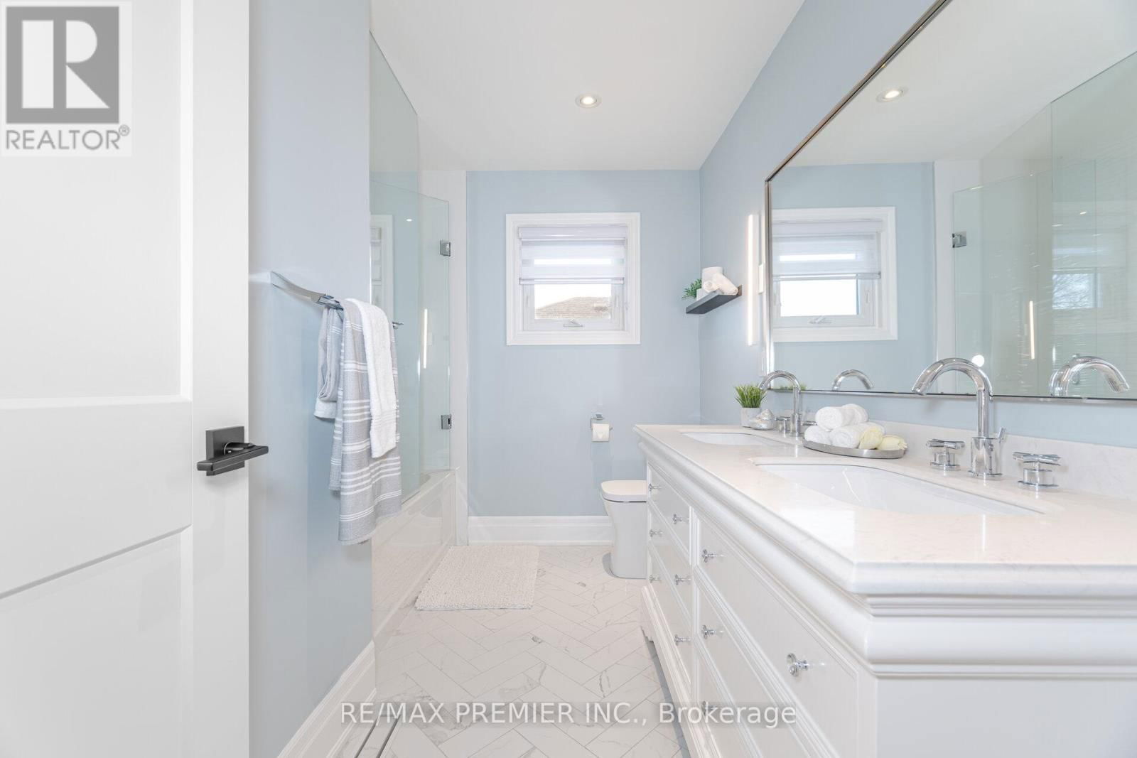 28 STRAWBERRY HILL COURT Image 27