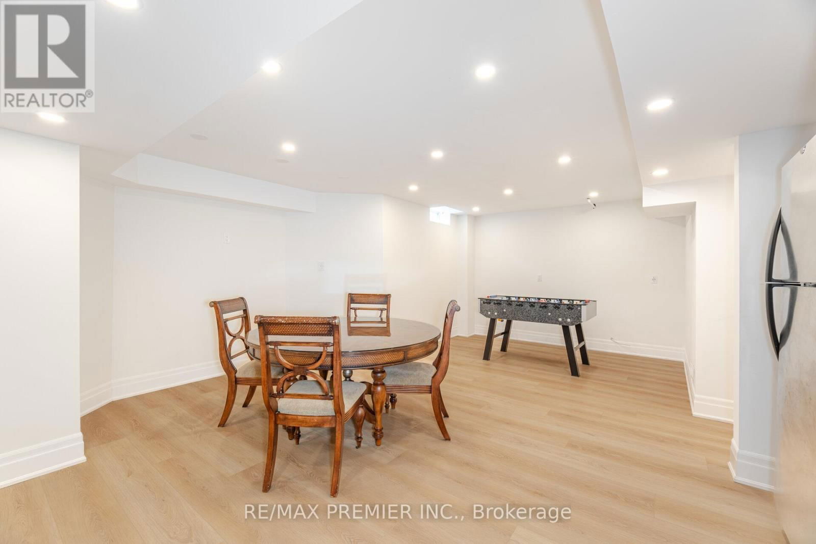 28 STRAWBERRY HILL COURT Image 32