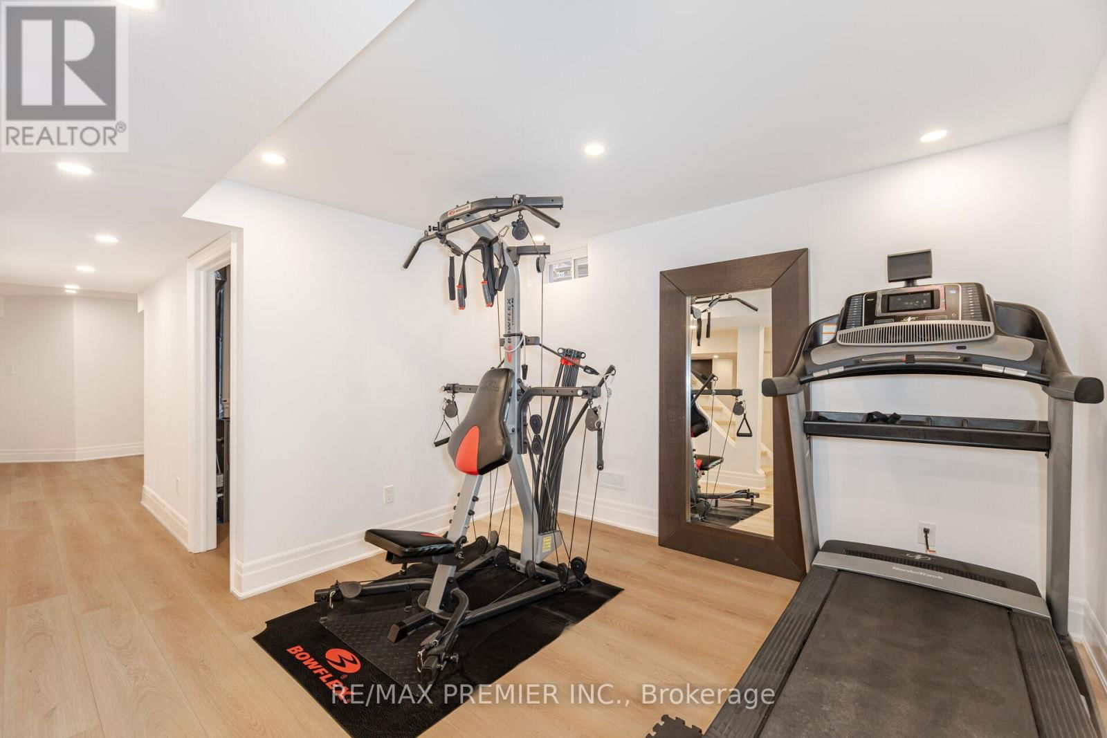 28 STRAWBERRY HILL COURT Image 33