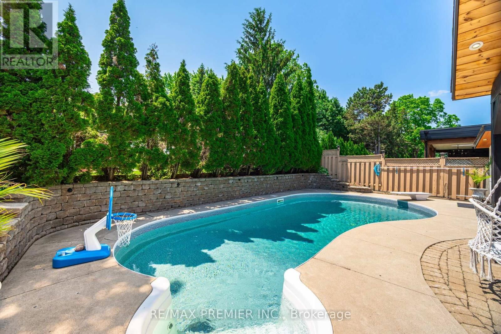 28 STRAWBERRY HILL COURT Image 37