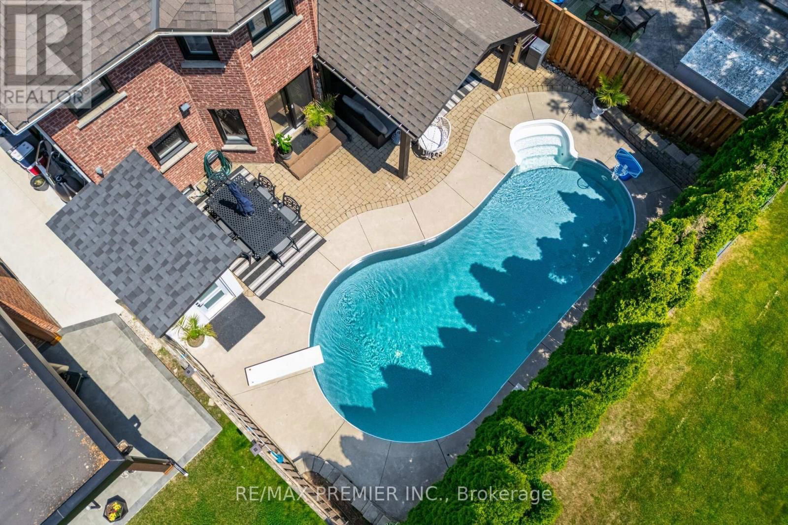 28 STRAWBERRY HILL COURT Image 45