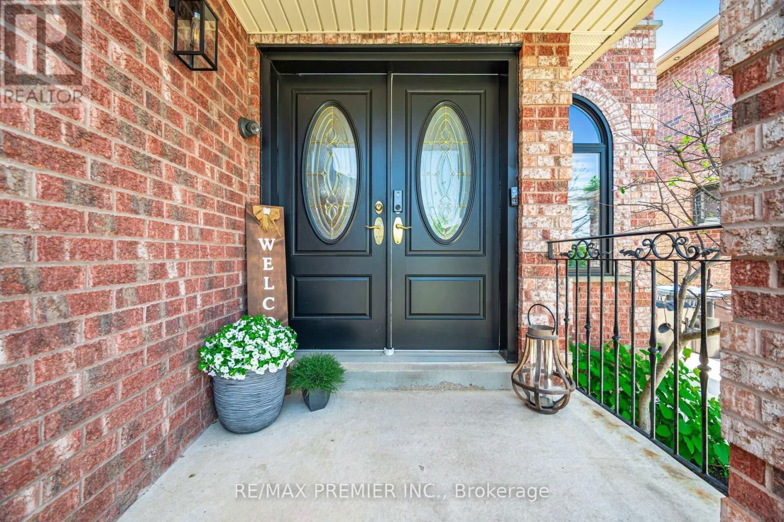 28 STRAWBERRY HILL COURT Image 5