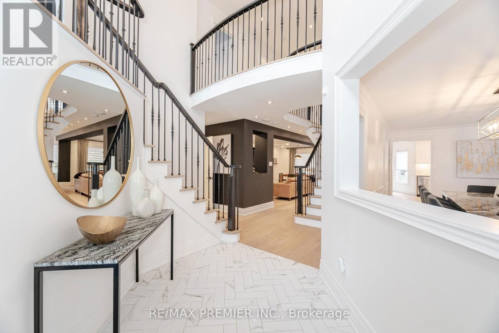 28 STRAWBERRY HILL COURT Image 7