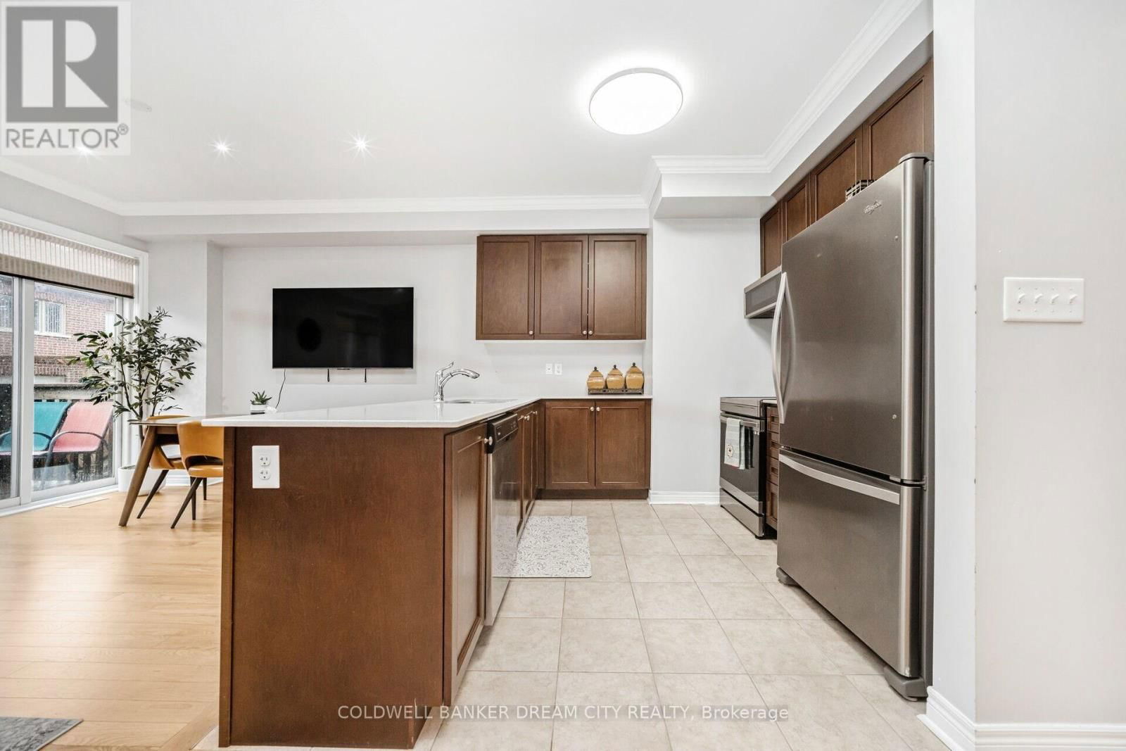 14 IVOR CRESCENT Image 10