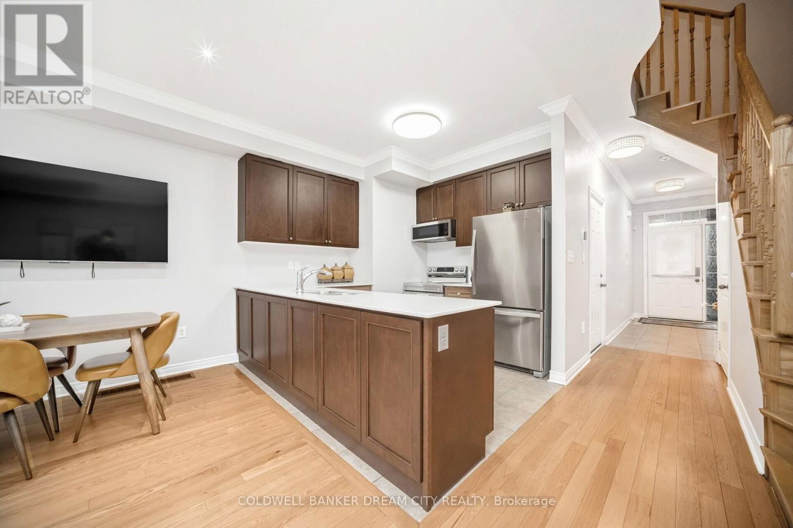 14 IVOR CRESCENT Image 12