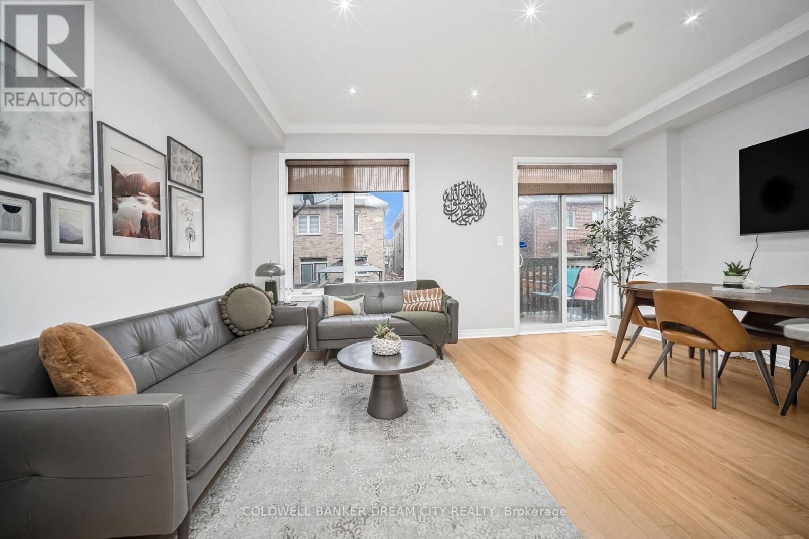 14 IVOR CRESCENT Image 14