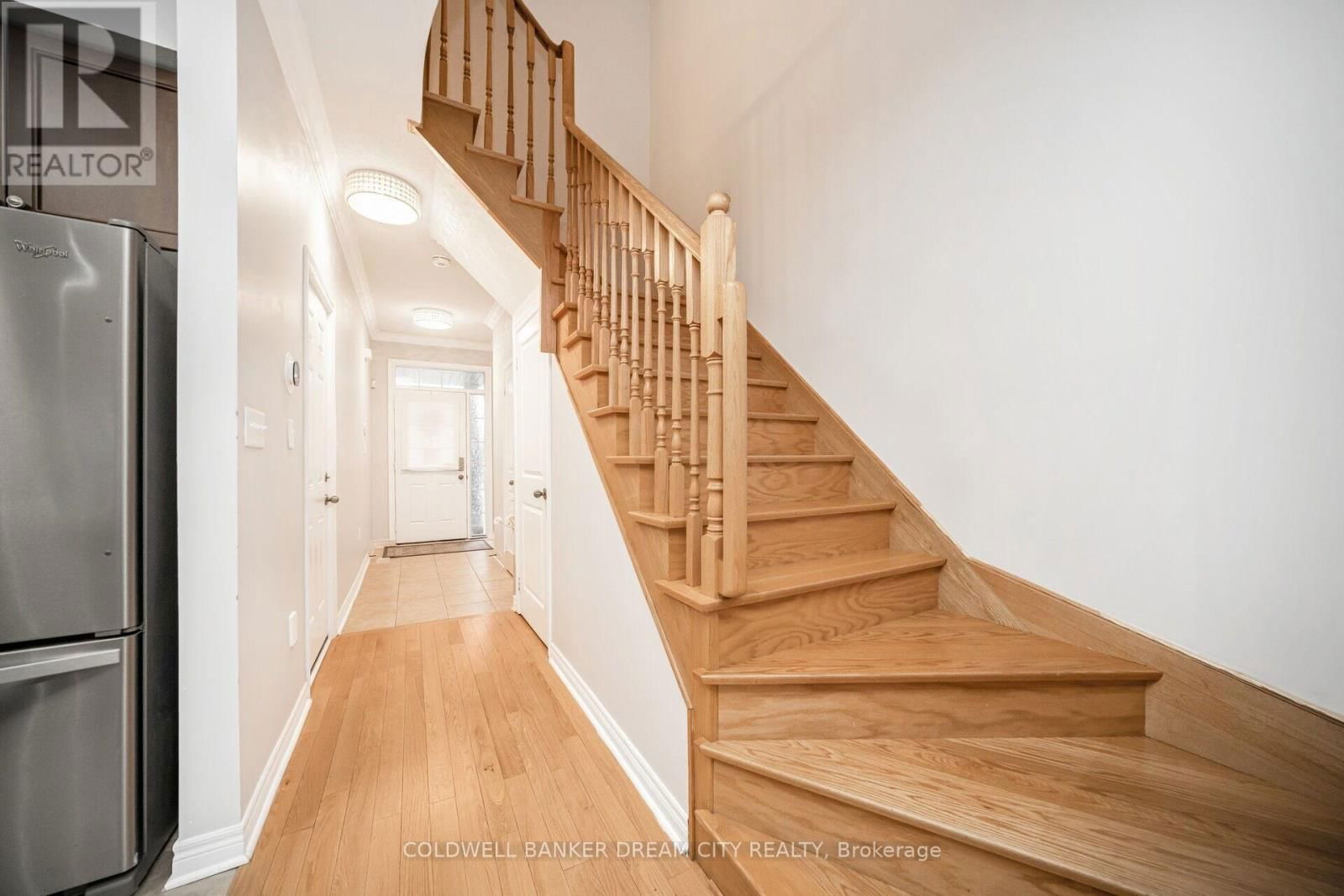 14 IVOR CRESCENT Image 19