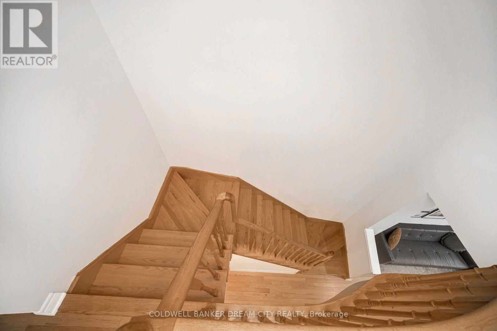 14 IVOR CRESCENT Image 20