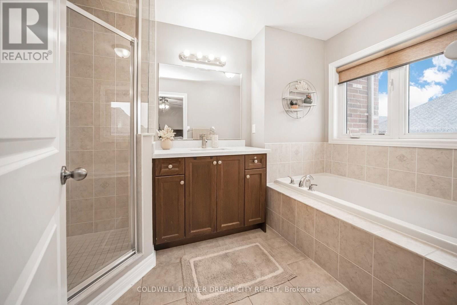 14 IVOR CRESCENT Image 24