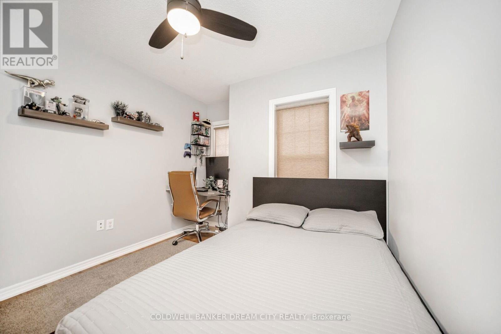 14 IVOR CRESCENT Image 29