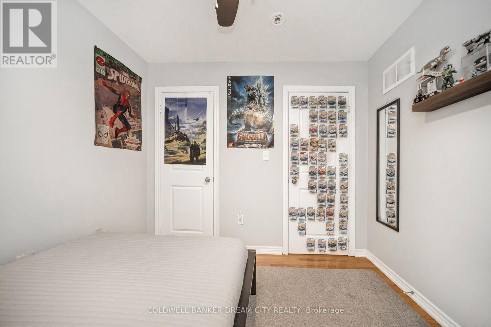 14 IVOR CRESCENT Image 30