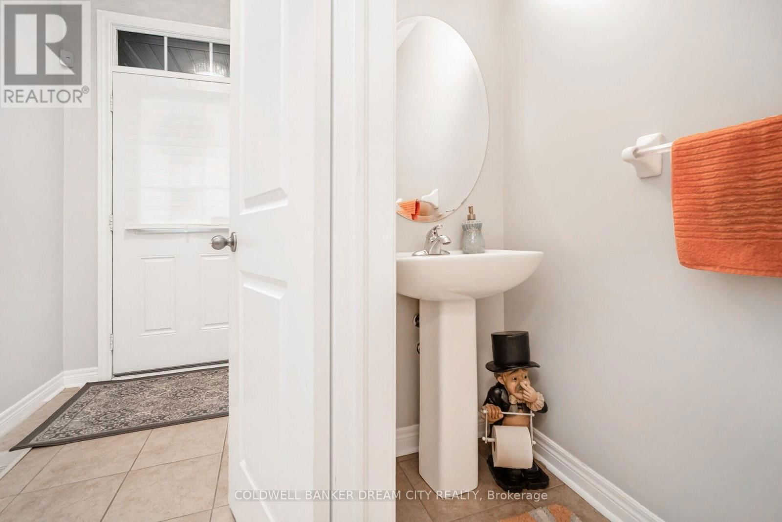 14 IVOR CRESCENT Image 7