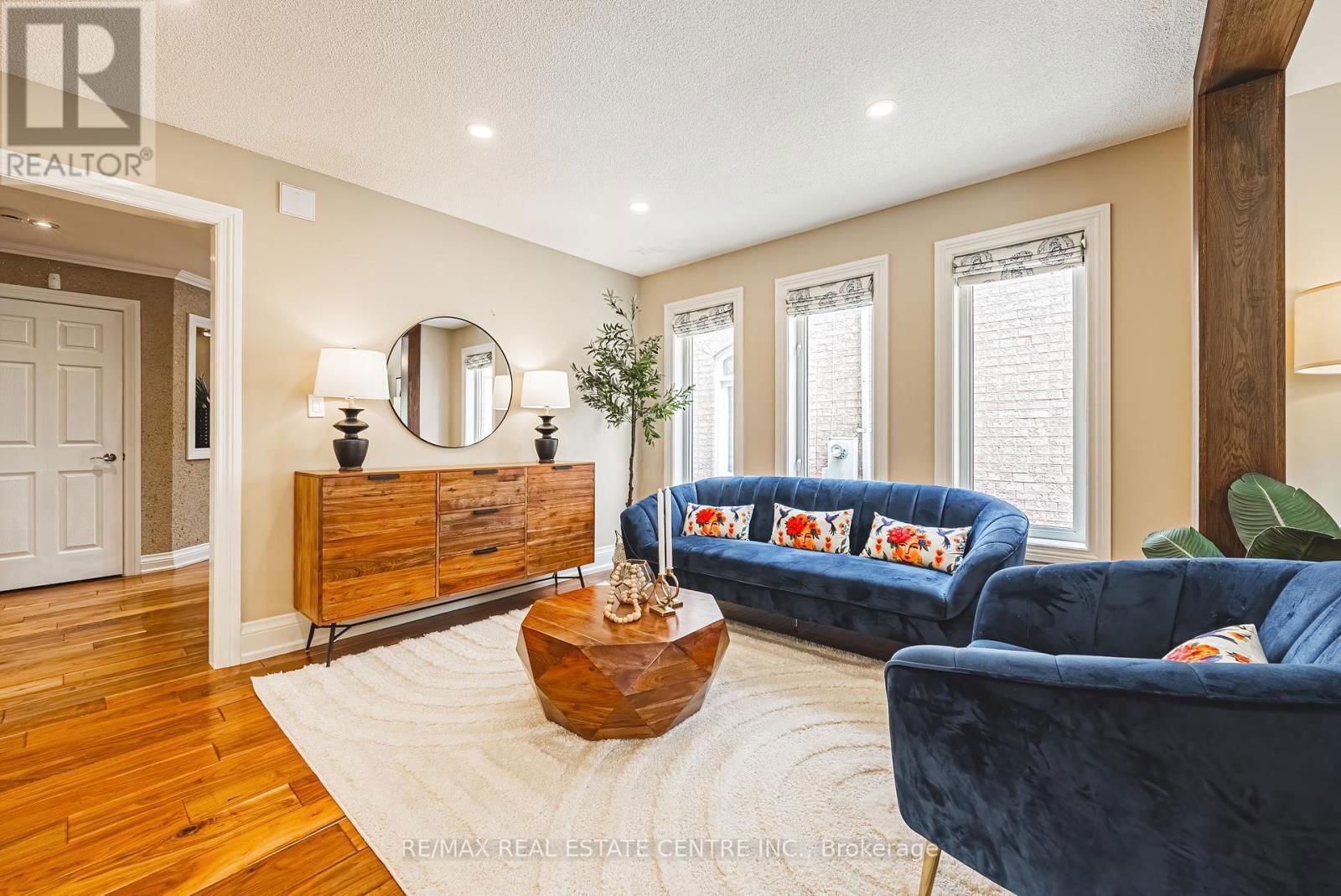 3360 LABURNUM CRESCENT Image 10