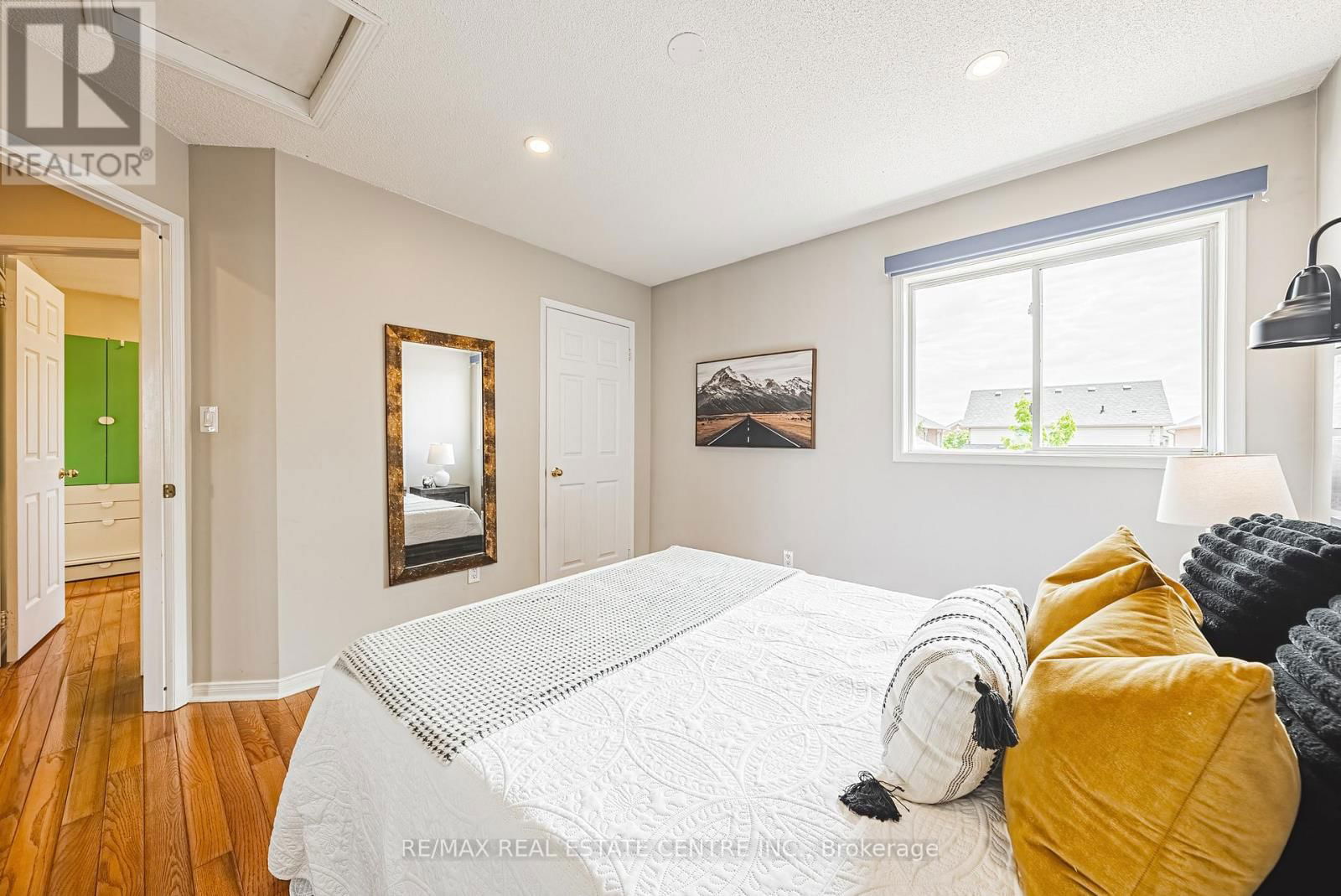 3360 LABURNUM CRESCENT Image 31