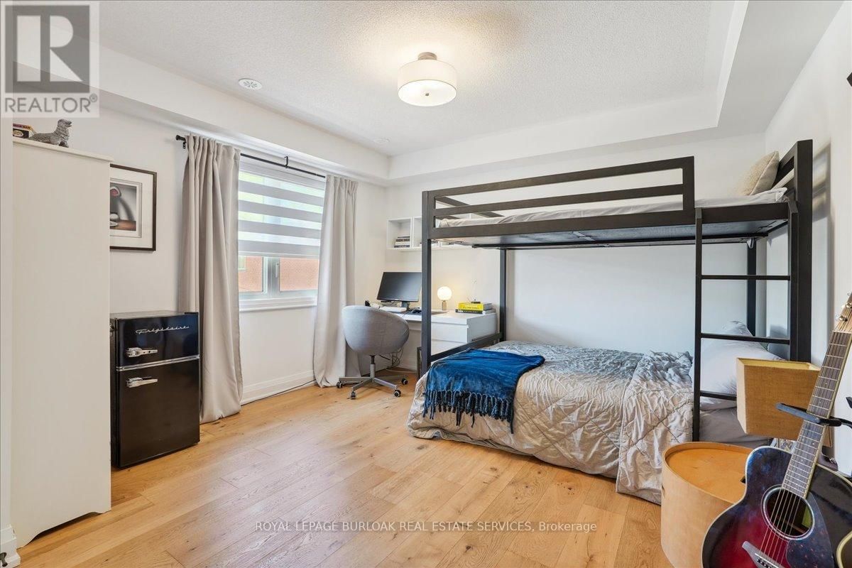 3 - 2071 GHENT AVENUE Image 15