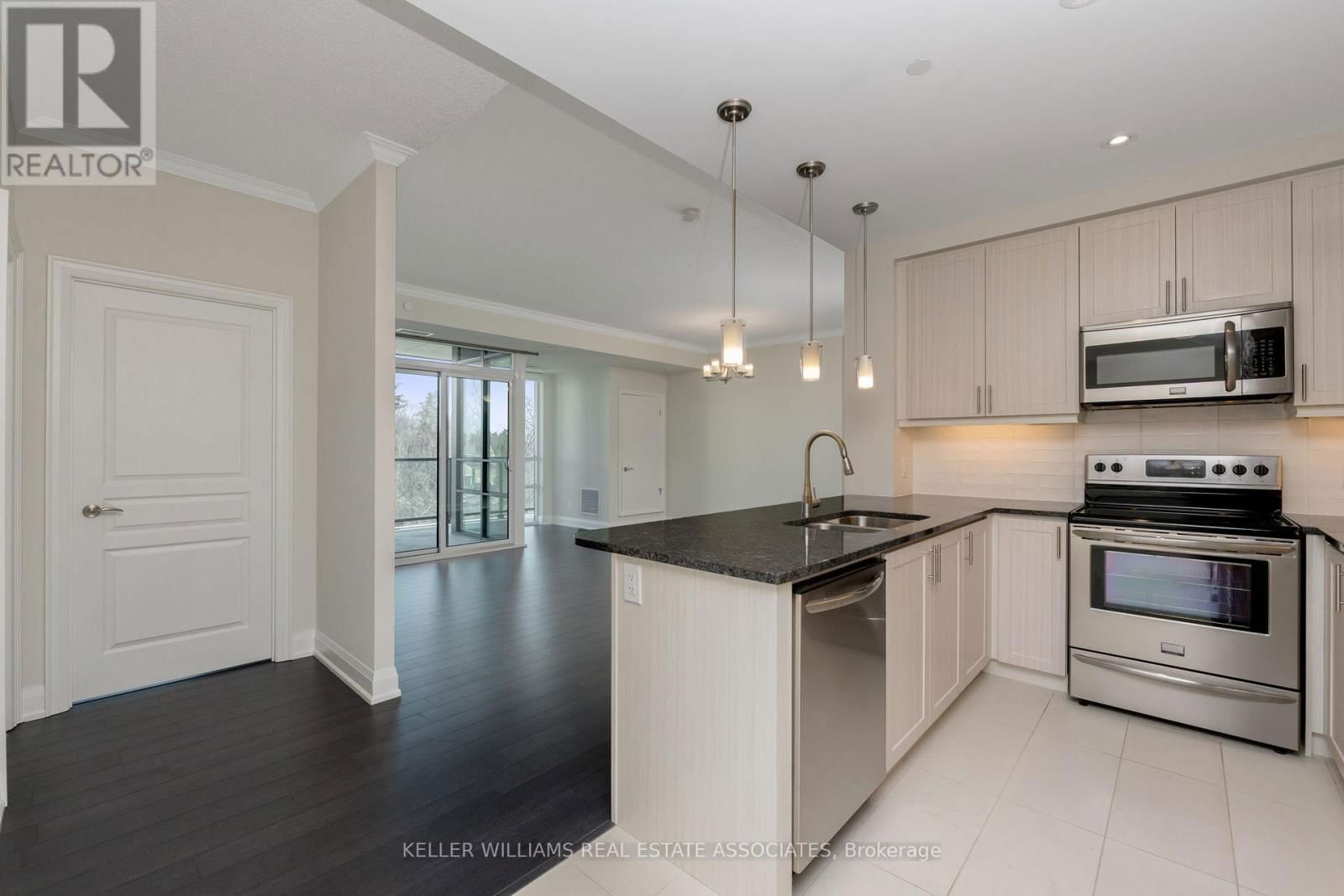 403 - 50 HALL ROAD Image 18