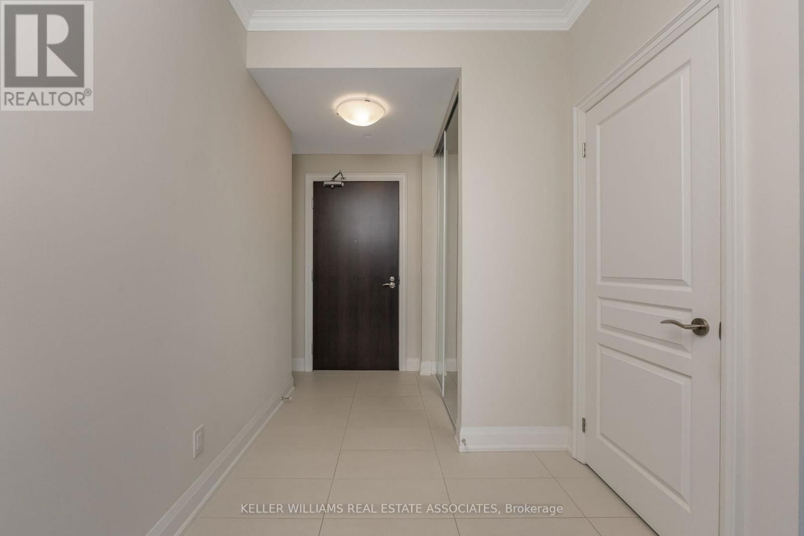 403 - 50 HALL ROAD Image 4