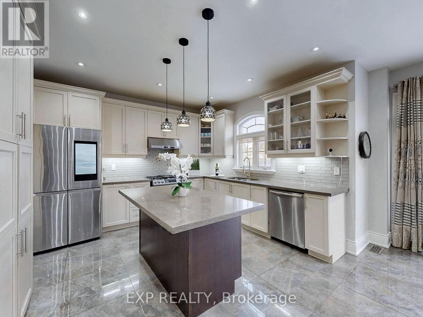 88 ROYAL WEST DRIVE Image 11