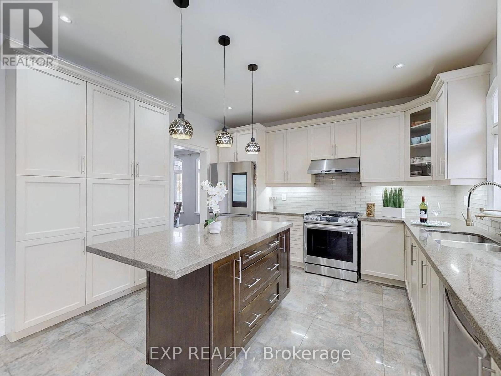 88 ROYAL WEST DRIVE Image 12
