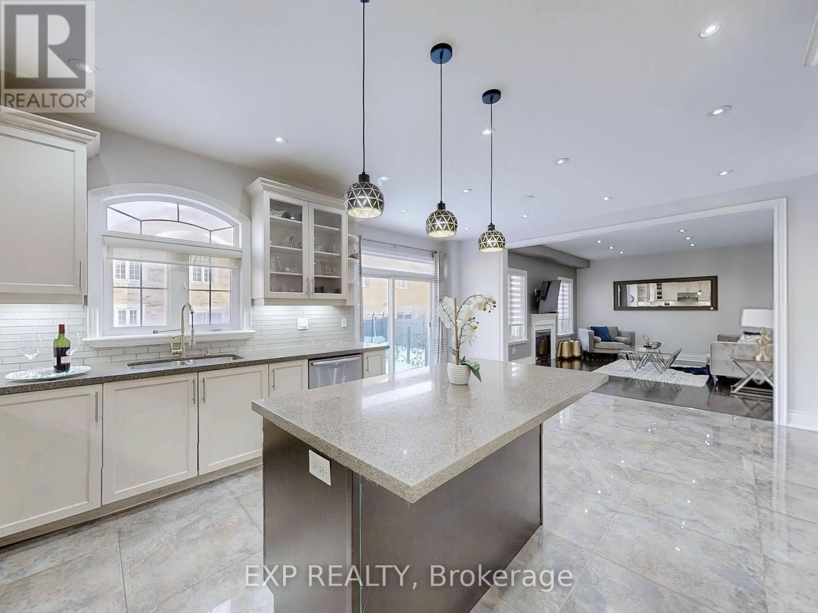 88 ROYAL WEST DRIVE Image 13