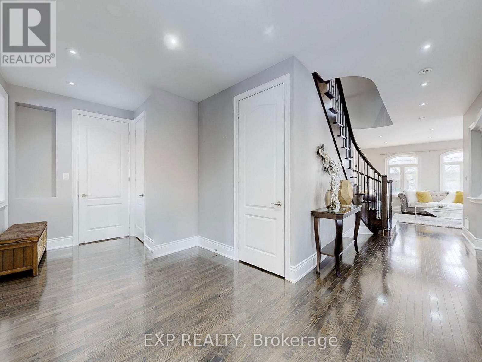 88 ROYAL WEST DRIVE Image 17