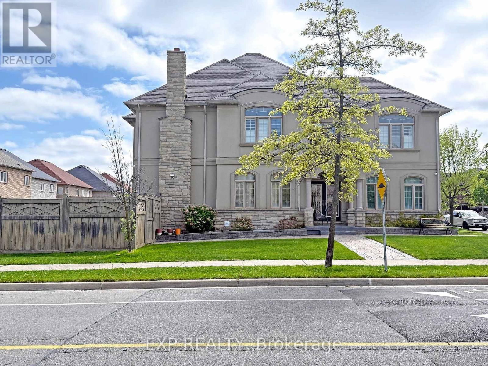 88 ROYAL WEST DRIVE Image 3