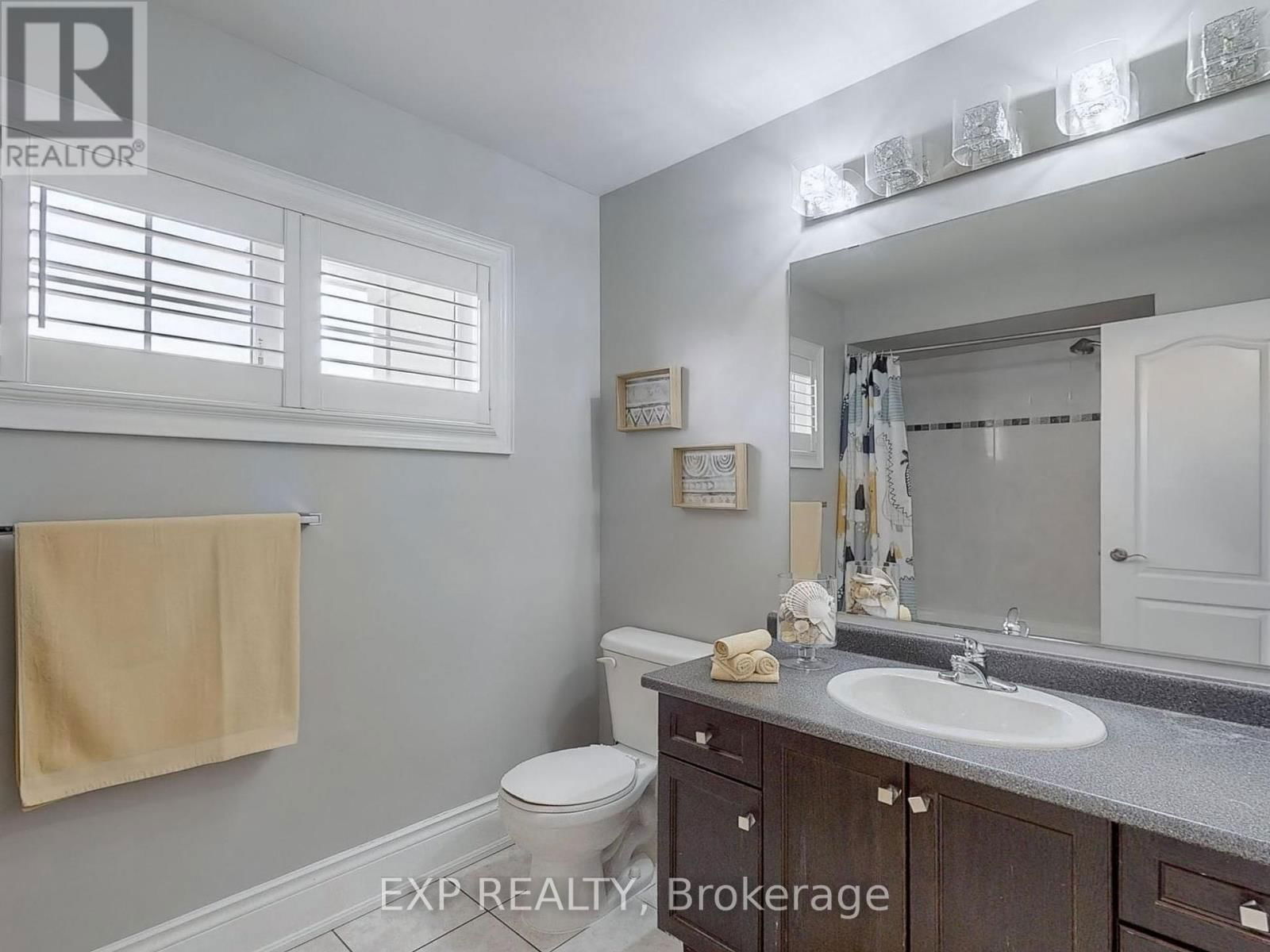 88 ROYAL WEST DRIVE Image 31