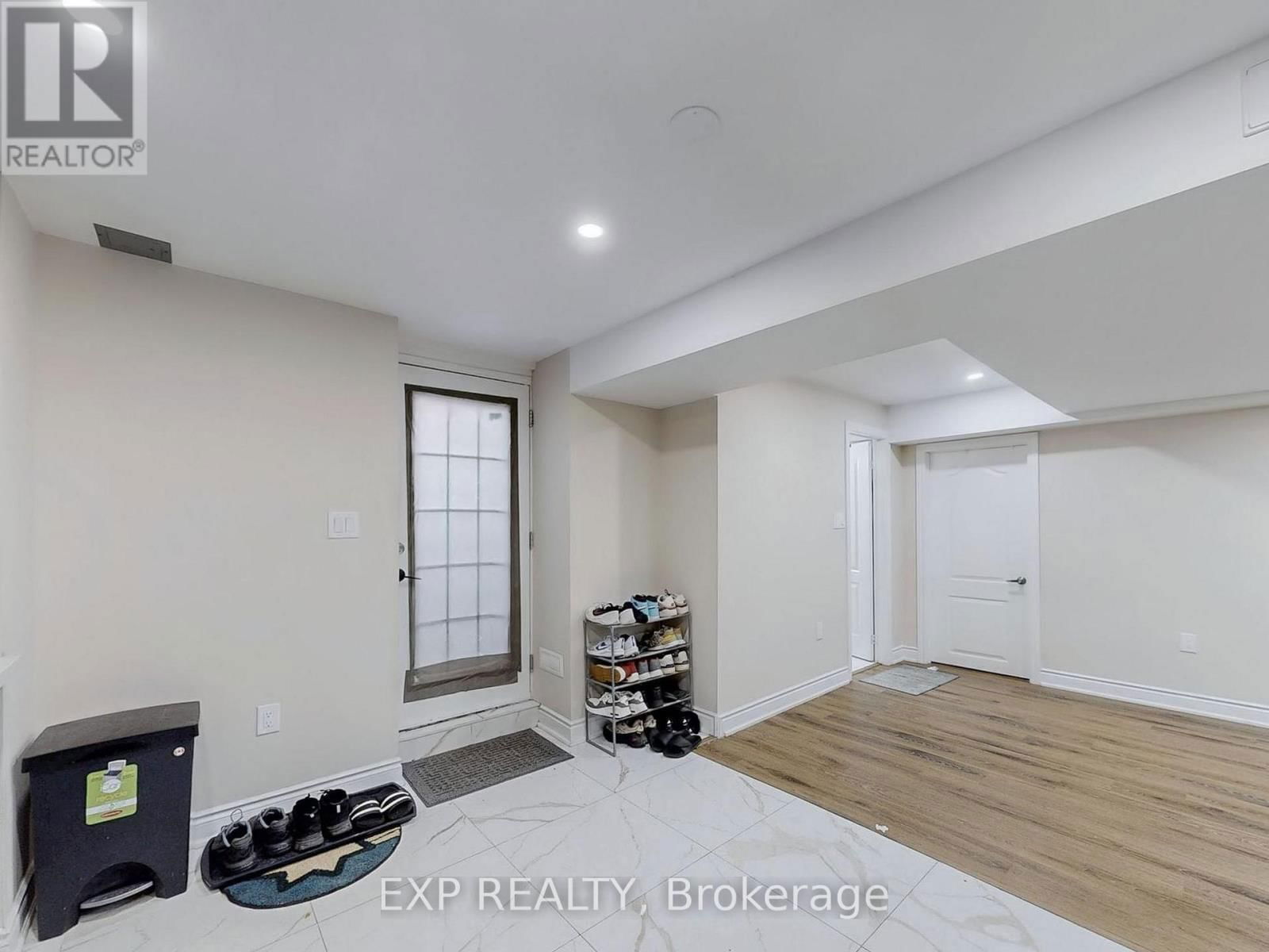 88 ROYAL WEST DRIVE Image 32