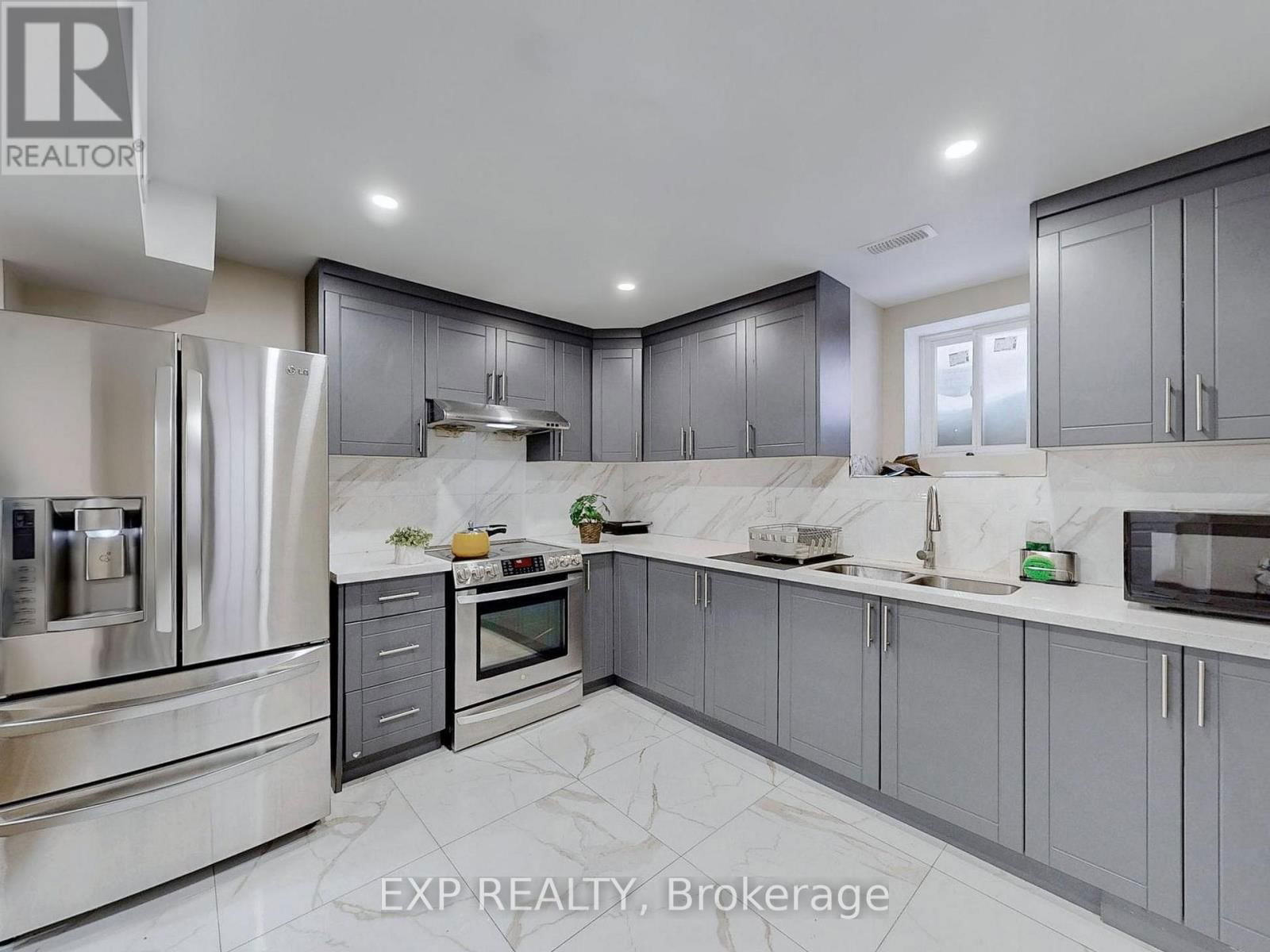 88 ROYAL WEST DRIVE Image 33